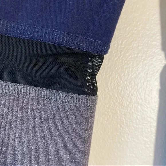 ALO Yoga navy grey black mesh Capri  leggings - Picture 3 of 5